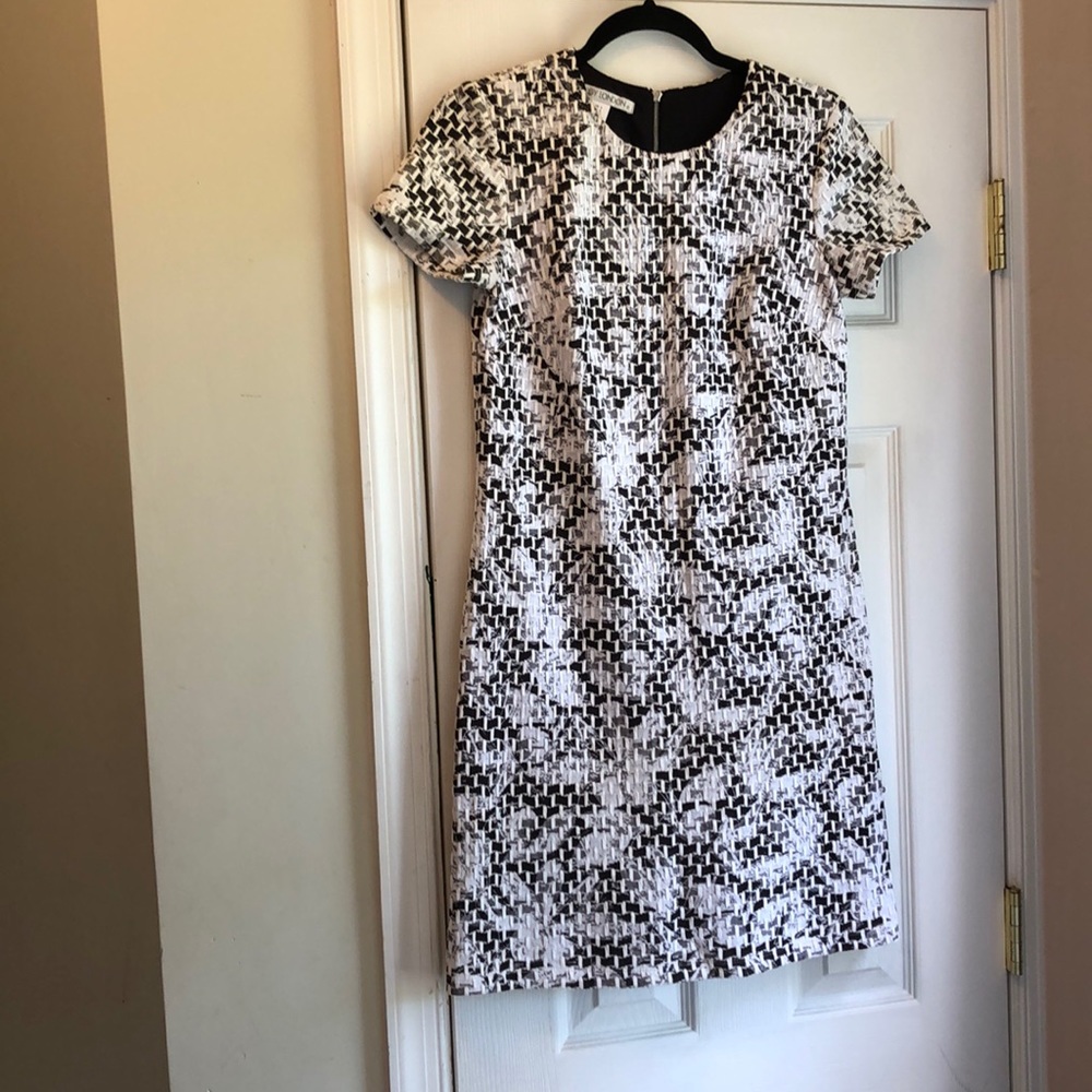 Patterned shift short sleeve dress